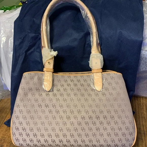 BNWT Dooney & Bourke Buckle Satchel 👜 Authentic Rare - Picture 7 of 10